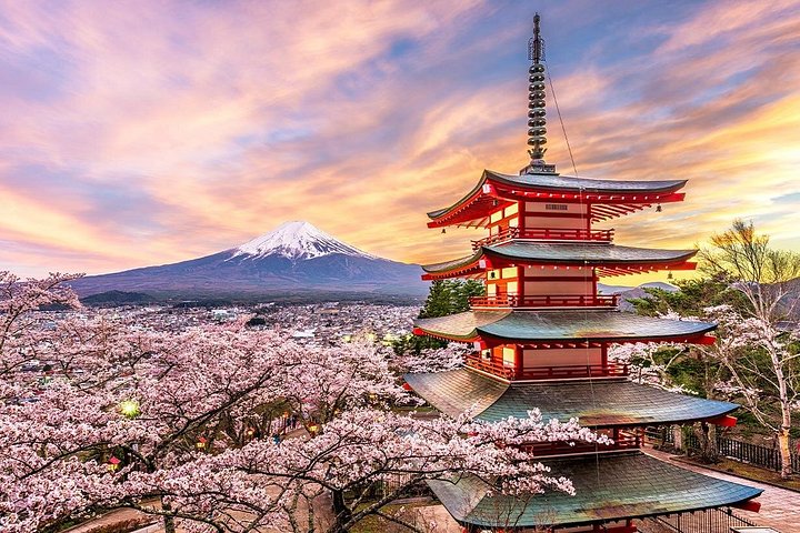 Full Day Tour at Mt. Fuji, Onsen, Lake Kawaguchi and Yamanaka - photo